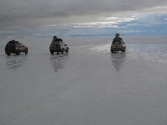  Zoom : Traversée en 4x4 sur le lac de sel de Uyuni  